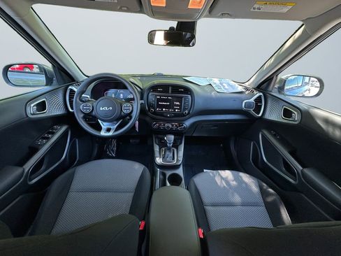 Used 2024 Kia Soul LX w/ Option Group 015 FWD image 10