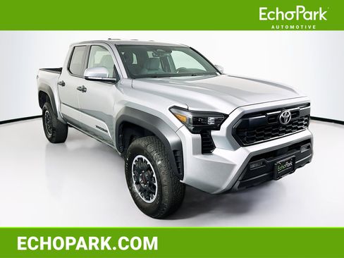 Used 2025 Toyota Tacoma TRD Off-Road AWD/4WD image 1