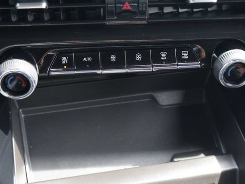 Used 2025 Chevrolet Tahoe LS AWD/4WD image 14