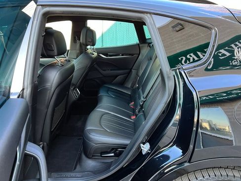 Used 2018 Maserati Levante image 20