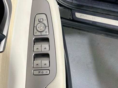 Used 2023 Hyundai Palisade Limited AWD/4WD image 18