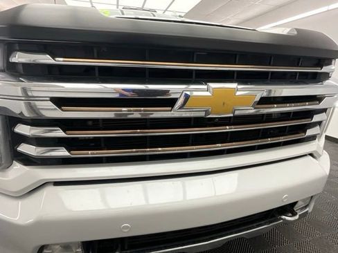Used 2022 Chevrolet Silverado 2500 High Country w/ Z71 Off-Road Package AWD/4WD image 28