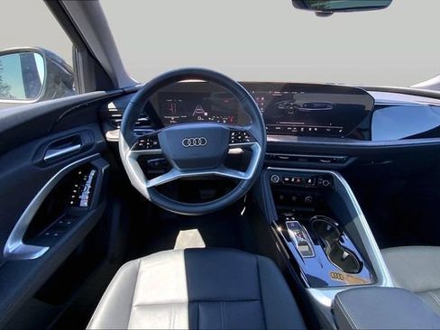 Used 2025 Audi Q5 Premium w/ Convenience Package AWD/4WD image 5