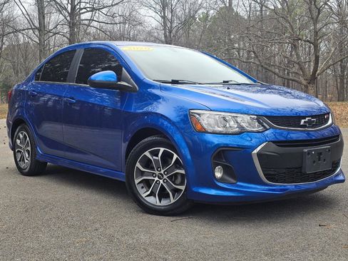 Used 2020 Chevrolet Sonic LT w/ Convenience Package image 1