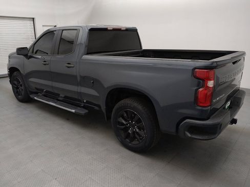 Used 2020 Chevrolet Silverado 1500 Custom w/ Custom Value Package RWD image 3