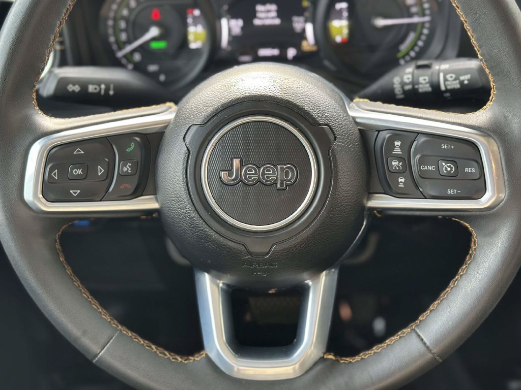 Used 2024 Jeep Wrangler Unlimited Sahara w/ Technology Group AWD/4WD image 18