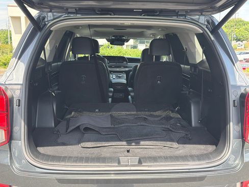 Used 2021 Hyundai Palisade Limited FWD image 18