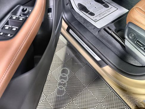 Used 2025 Audi Q8 Premium Plus image 23