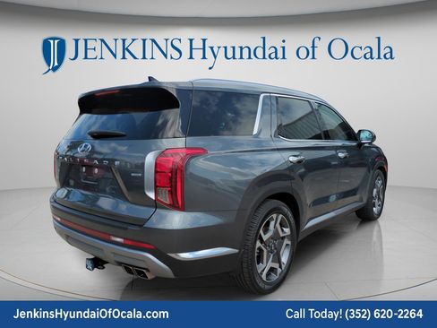 Used 2023 Hyundai Palisade Limited AWD/4WD image 3