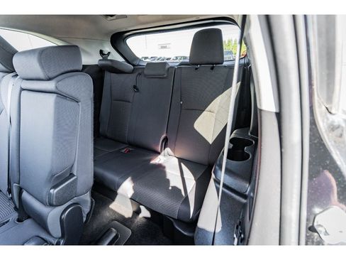 Used 2023 Toyota Highlander LE image 30