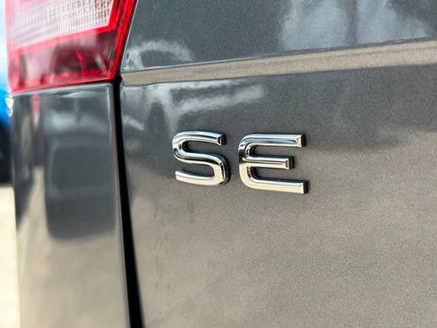 Certified 2023 Volkswagen Tiguan SE w/ Panoramic Sunroof Package FWD image 45