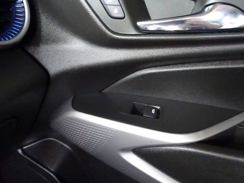 Used 2024 Chevrolet Trax LS w/ LS Convenience Package FWD image 10