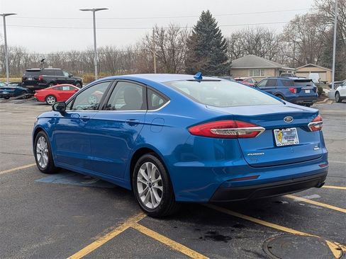 Used 2020 Ford Fusion SE image 5