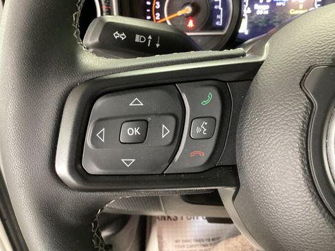 Used 2025 Jeep Wrangler Unlimited Rubicon w/ Convenience Group AWD/4WD image 19