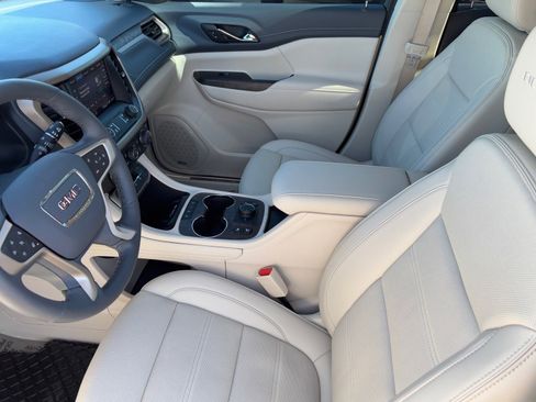 Used 2023 GMC Acadia Denali w/ Denali Technology Package image 17