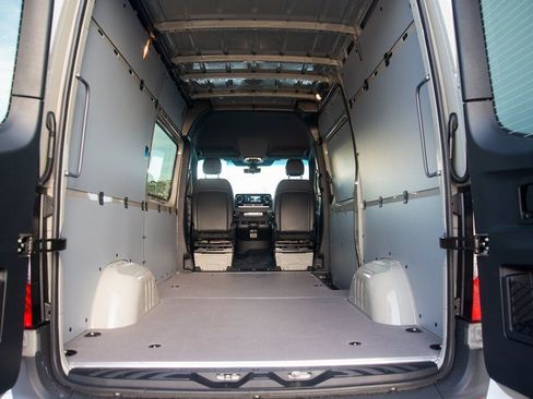 New 2025 Mercedes-Benz Sprinter 2500 image 32