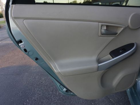 Used 2013 Toyota Prius One image 18