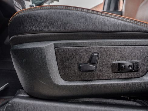 Used 2019 RAM 3500 Limited image 27