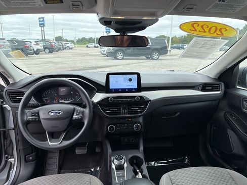 Used 2022 Ford Escape SE image 17