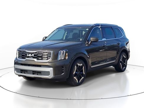 Certified 2023 Kia Telluride S AWD/4WD image 2