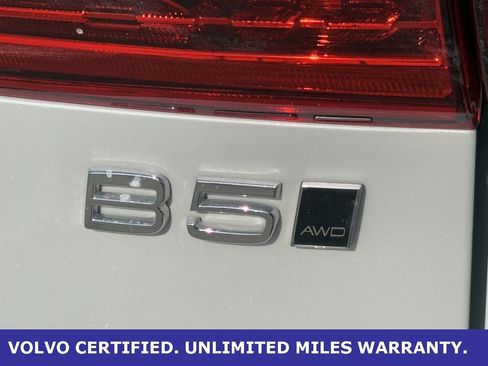 Certified 2023 Volvo XC60 B5 Ultimate w/ Protection Package image 9