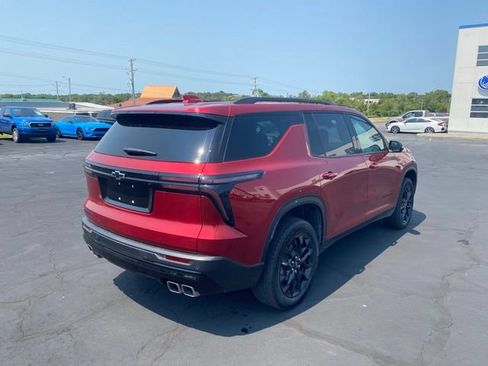 Used 2025 Chevrolet Traverse LT w/ Midnight/Sport Edition FWD image 6