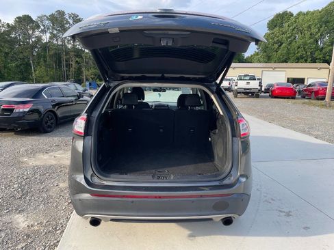 Used 2017 Ford Edge Titanium FWD image 25