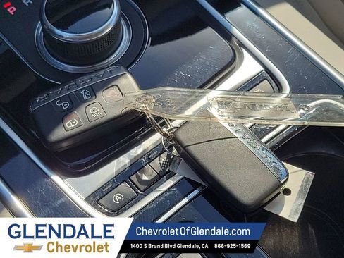 Used 2017 Jaguar XF Prestige image 37