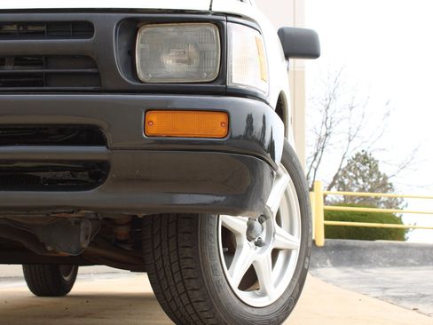 Used 1993 Toyota Pickup 2WD Regular Cab image 33