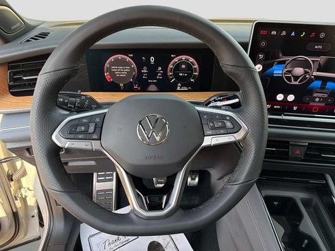 New 2026 Volkswagen Tiguan SEL R-Line AWD/4WD image 23