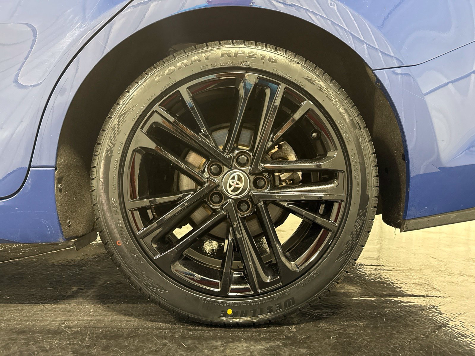 Used 2025 Toyota Camry SE FWD image 9