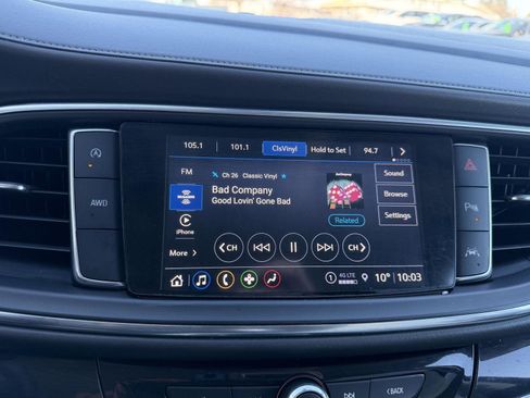 Used 2023 Buick Enclave Essence AWD/4WD image 16