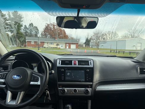 Used 2017 Subaru Legacy 2.5i Premium image 14