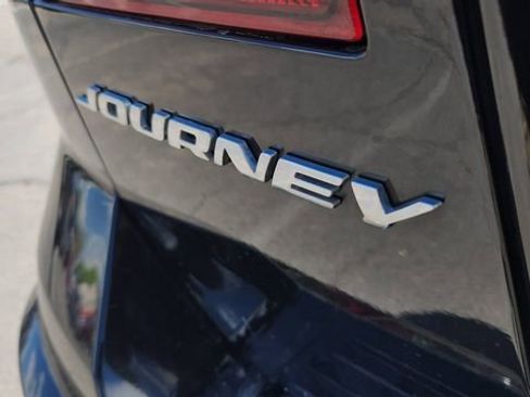 Used 2020 Dodge Journey SE w/ Blacktop Package FWD image 20