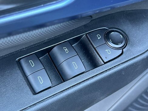 Used 2024 Chevrolet Equinox EV LT FWD image 13