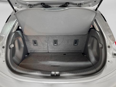 Used 2019 Chevrolet Bolt Premier w/ Infotainment Package image 26