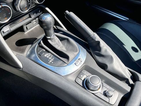 Used 2023 MAZDA MX-5 Miata Grand Touring RWD image 17