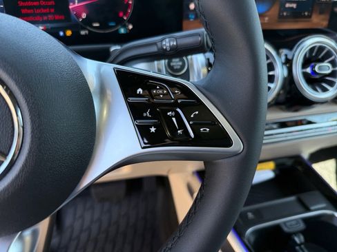 New 2026 Mercedes-Benz GLB 250 4MATIC image 24