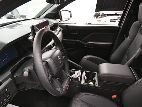 Used 2026 Toyota Tacoma TRD Pro AWD/4WD image 21
