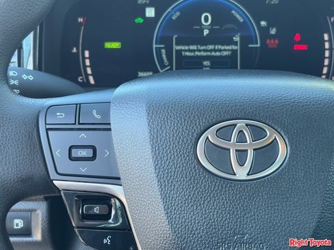 Certified 2025 Toyota Camry LE FWD image 22