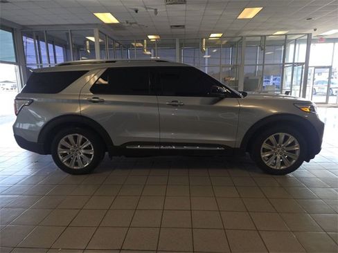 Used 2020 Ford Explorer Limited image 9