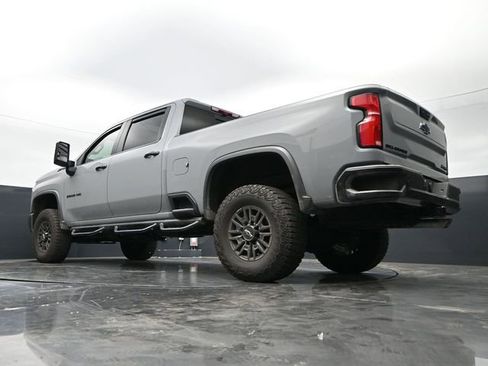 Used 2025 Chevrolet Silverado 2500 ZR2 w/ Technology Package AWD/4WD image 40