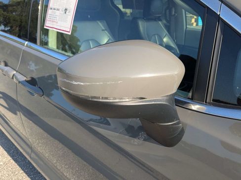 Used 2023 Chrysler Pacifica Touring-L FWD image 12