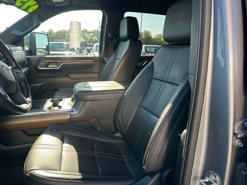 Used 2024 Chevrolet Silverado 2500 High Country w/ High Country Premium Package AWD/4WD image 13
