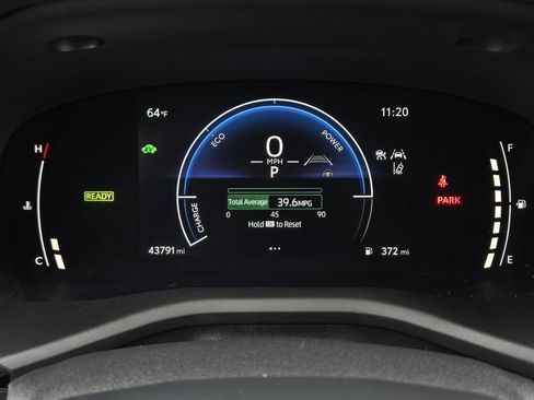 Used 2025 Toyota Camry LE image 2