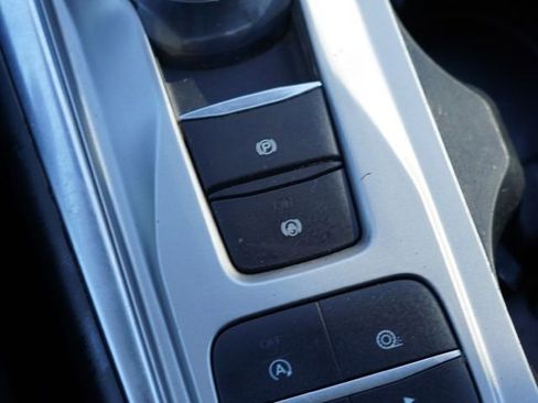 Used 2020 Ford Explorer XLT w/ Equipment Group 202A image 29