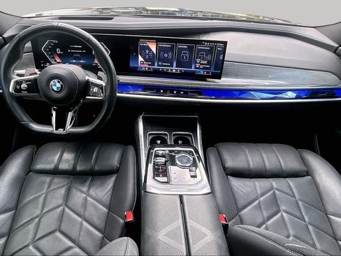 Used 2023 BMW 740i w/ Parking Assistance Package RWD image 13