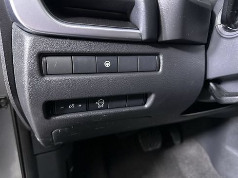 Used 2023 Nissan Rogue SV AWD/4WD image 18