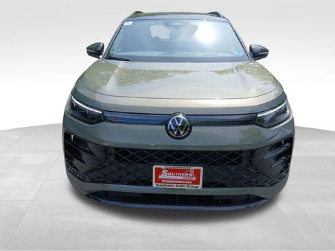 New 2026 Volkswagen Tiguan SE R-Line image 8