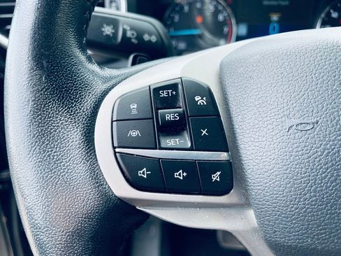 Used 2020 Ford Explorer XLT w/ Equipment Group 202A AWD/4WD image 12